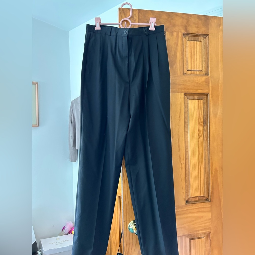 Women’s black tempo pants
